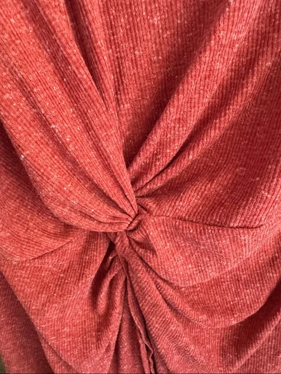 Lane Bryant Rust Red Twist-Knot Short Sleeve Tee - Picture 3 of 3